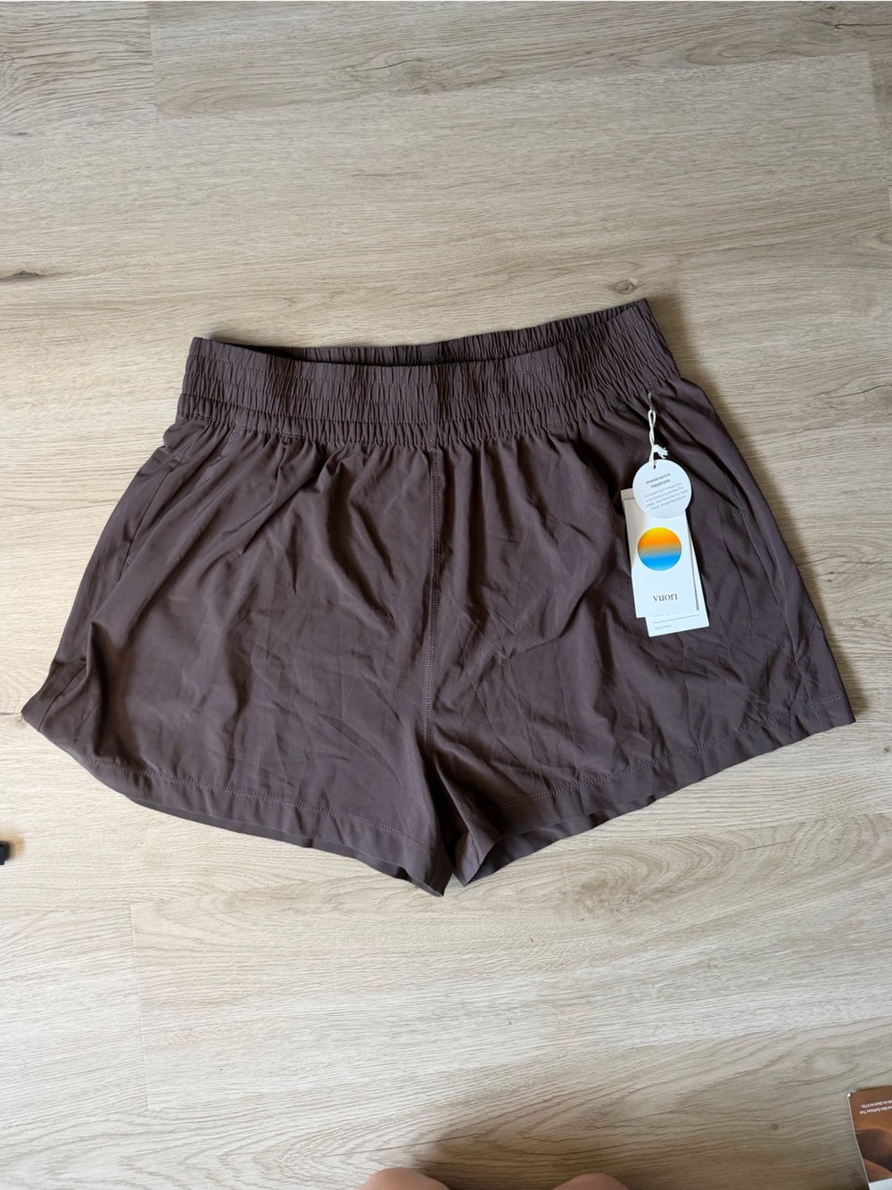 NWT vuori villa shorts